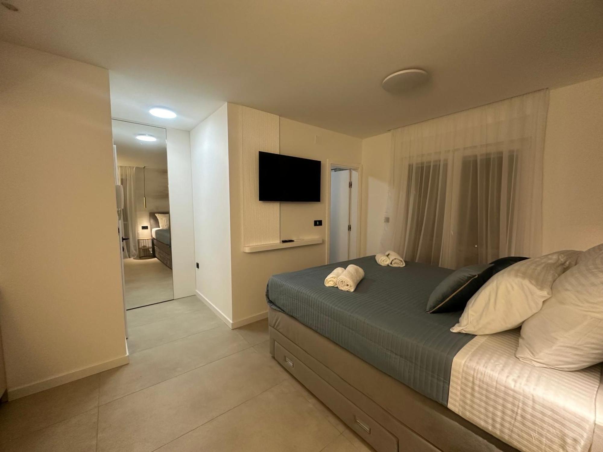 Amaro Luxury Room & Studio Apartman With Balcony Zara Esterno foto